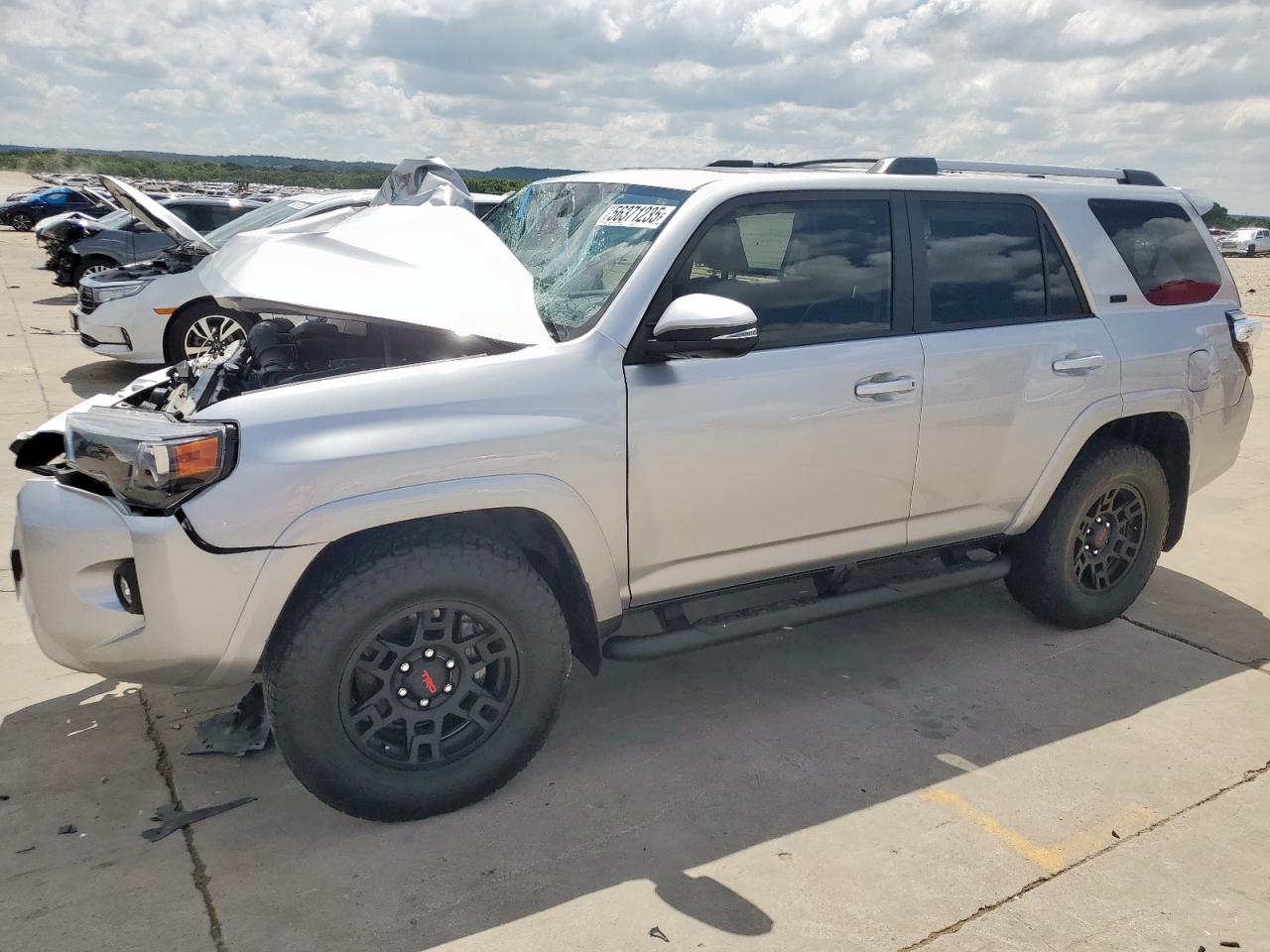 TOYOTA 4RUNNER SR5