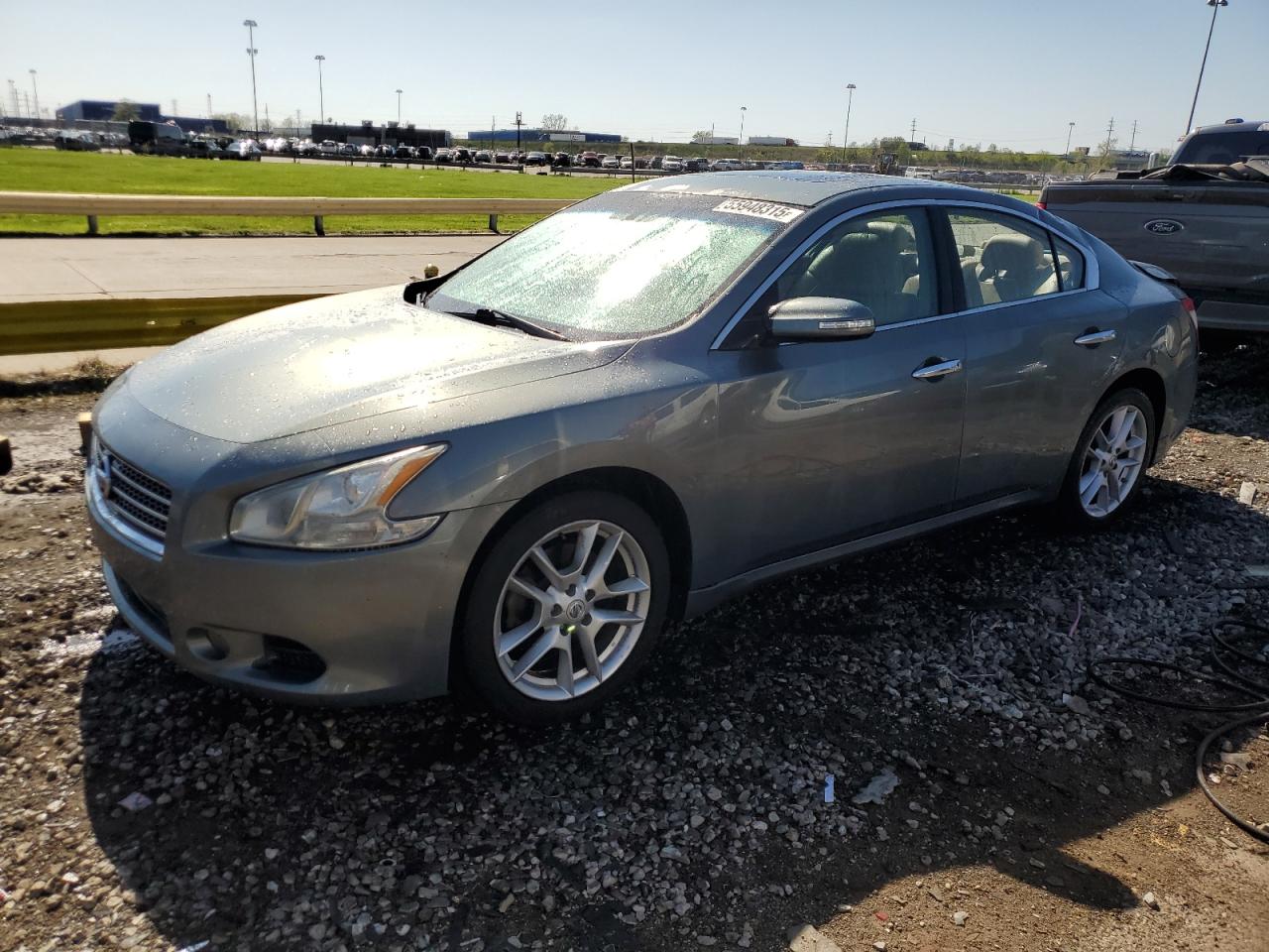 NISSAN MAXIMA S