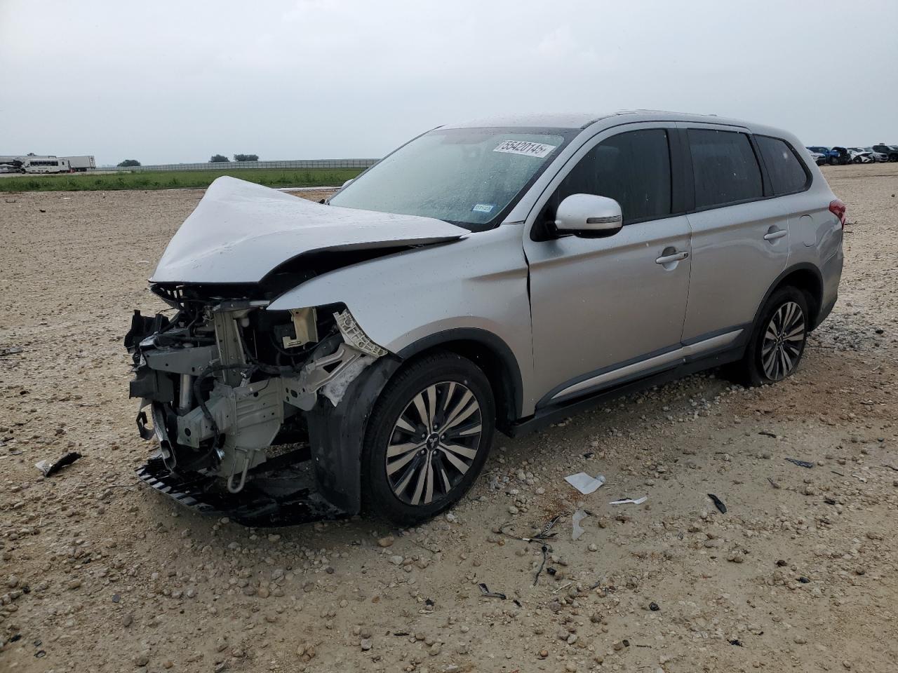 MITSUBISHI OUTLANDER SE