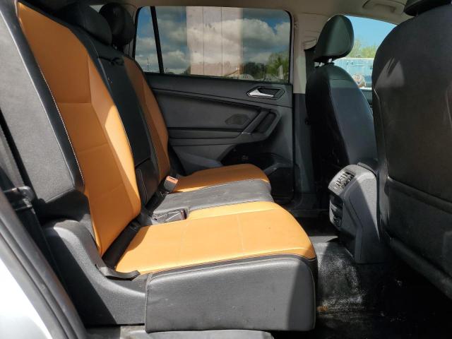 2018 VOLKSWAGEN TIGUAN SE 3VV3B7AX3JM105112