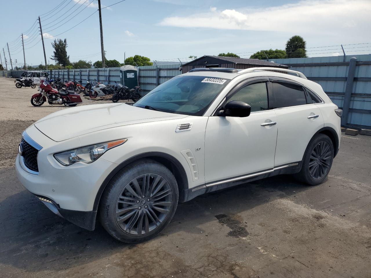 INFINITI QX70