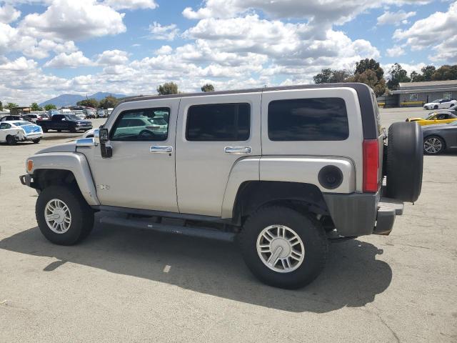 HUMMER H3 2006 silver  gas 5GTDN136568143263 photo #3