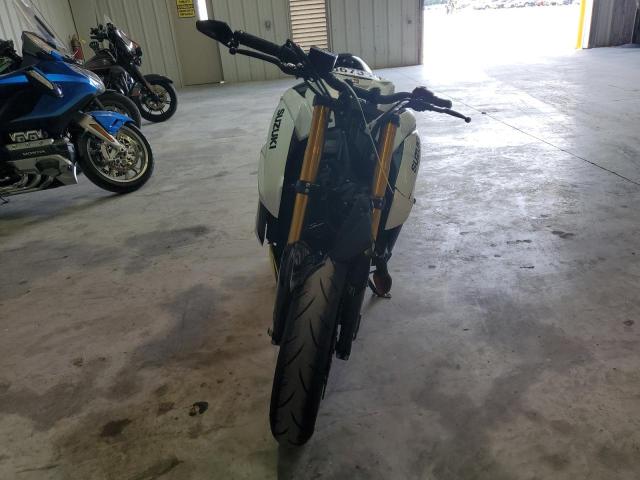SUZUKI GSX-S750 M 2023 white  gas JS1C533D7P7100221 photo #3