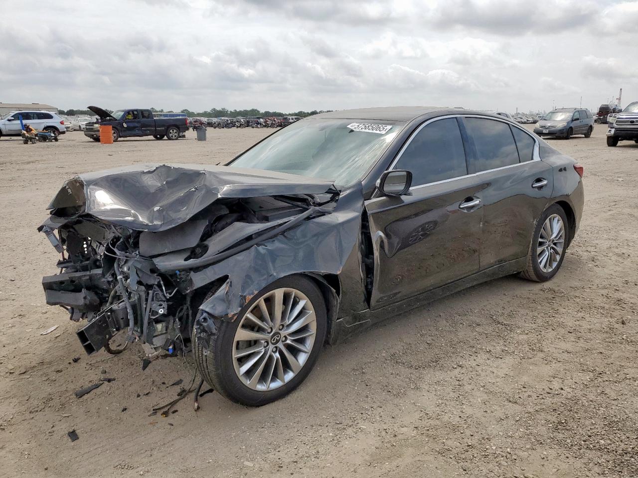 INFINITI Q50 LUXE