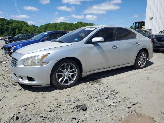 NISSAN MAXIMA S