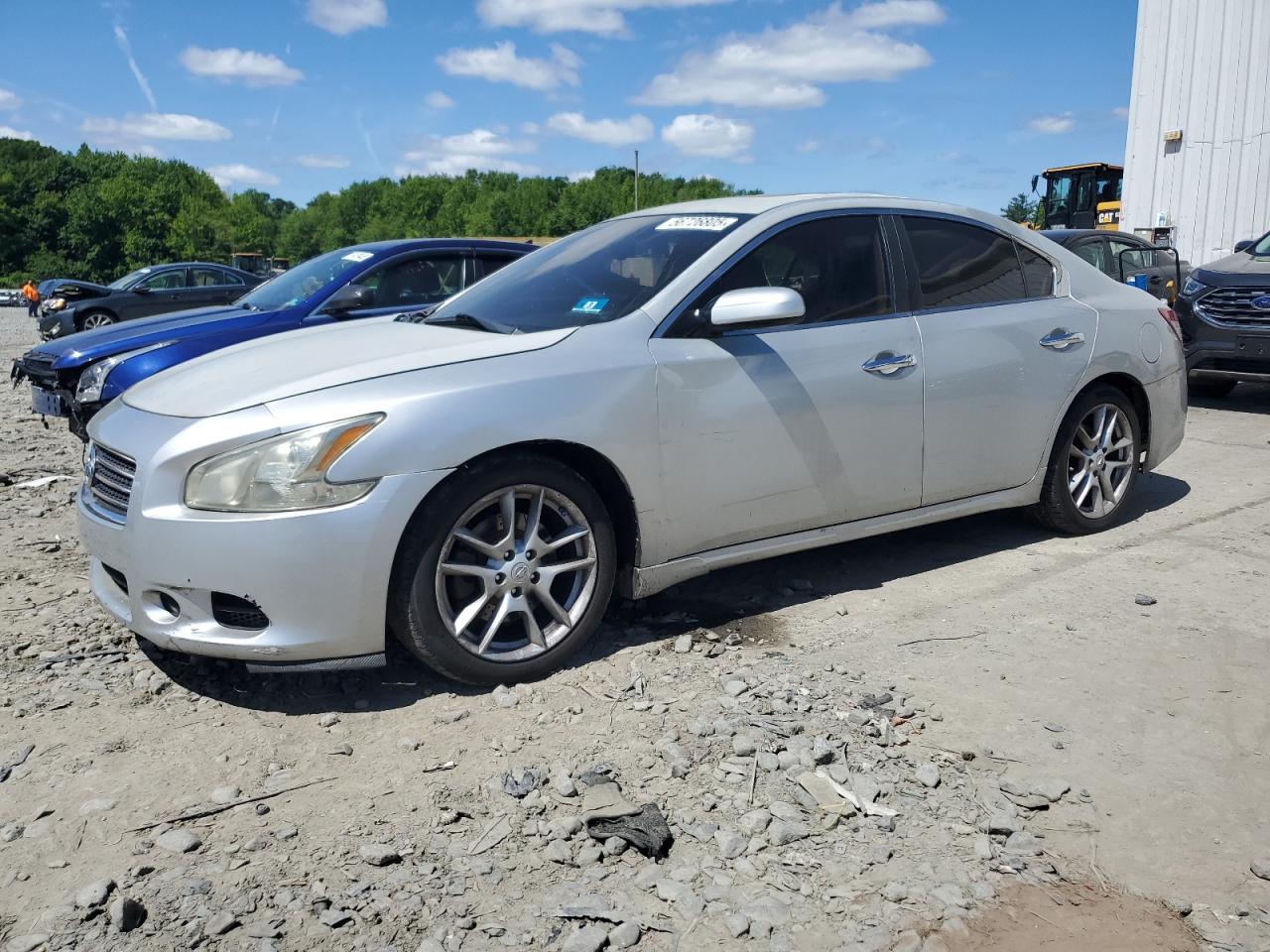 NISSAN MAXIMA S