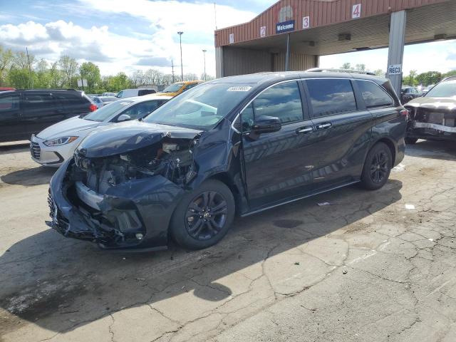 TOYOTA SIENNA XSE