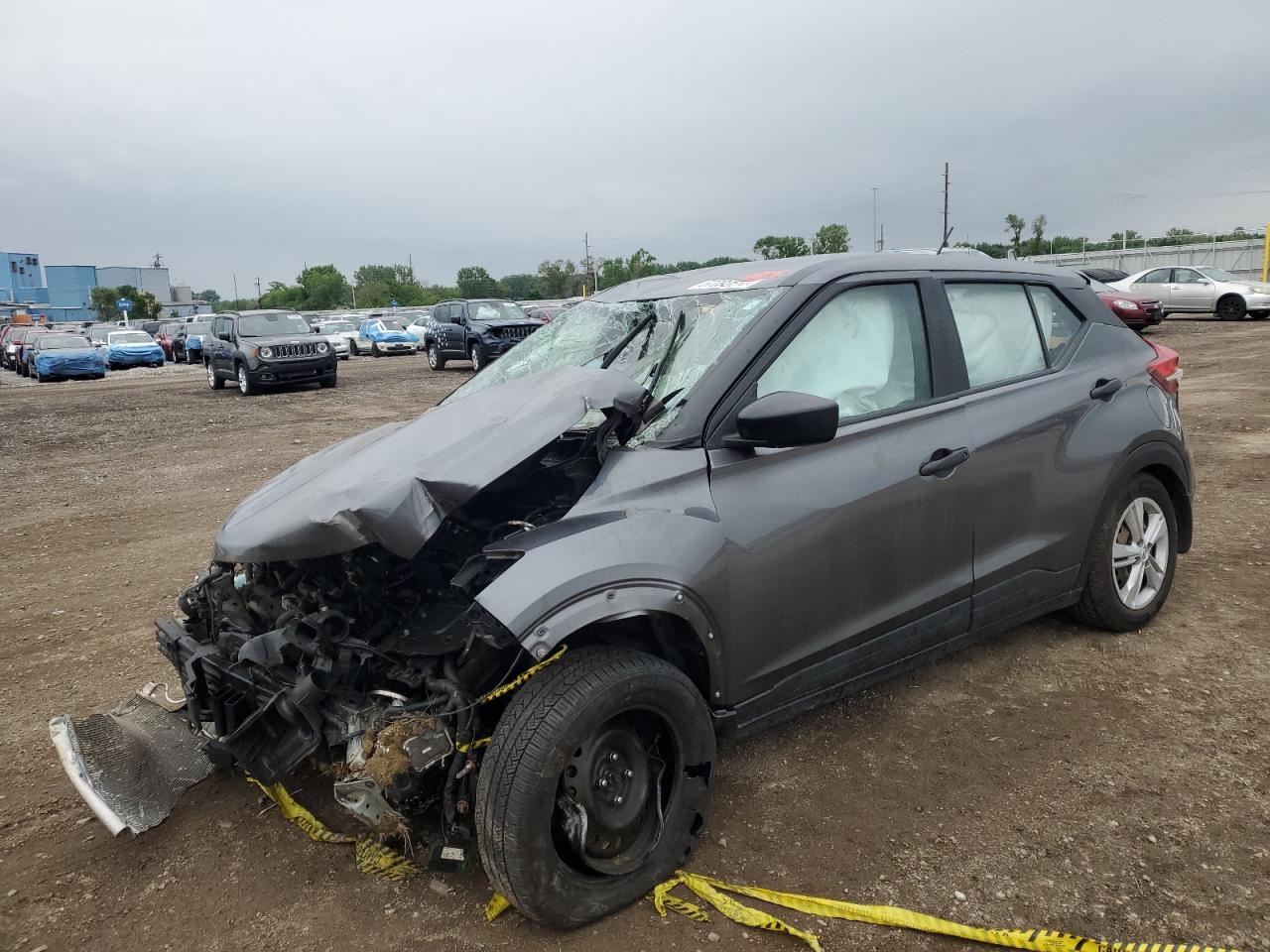 NISSAN KICKS S