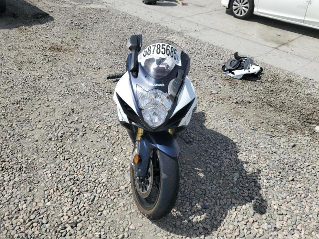SUZUKI GSX-R750 2023 white  gas JS1GR7MA9P7100271 photo #3