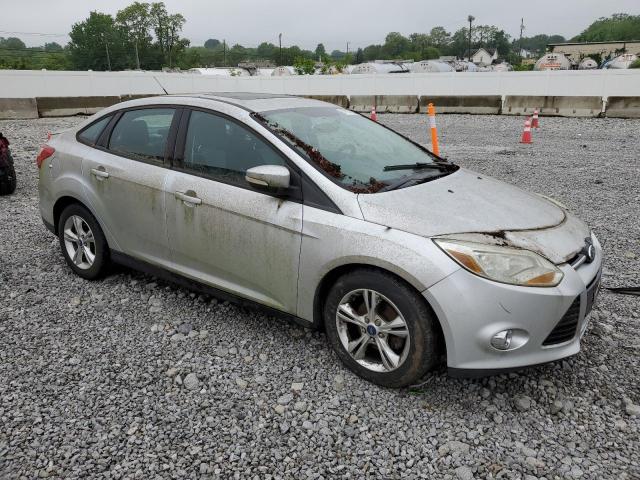Vin: 1fahp3f21cl381374, lot: 57857455, ford focus se 20124