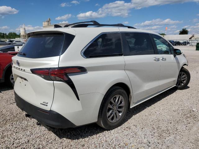 2021 TOYOTA SIENNA XLE - 5TDJRKECXMS062260