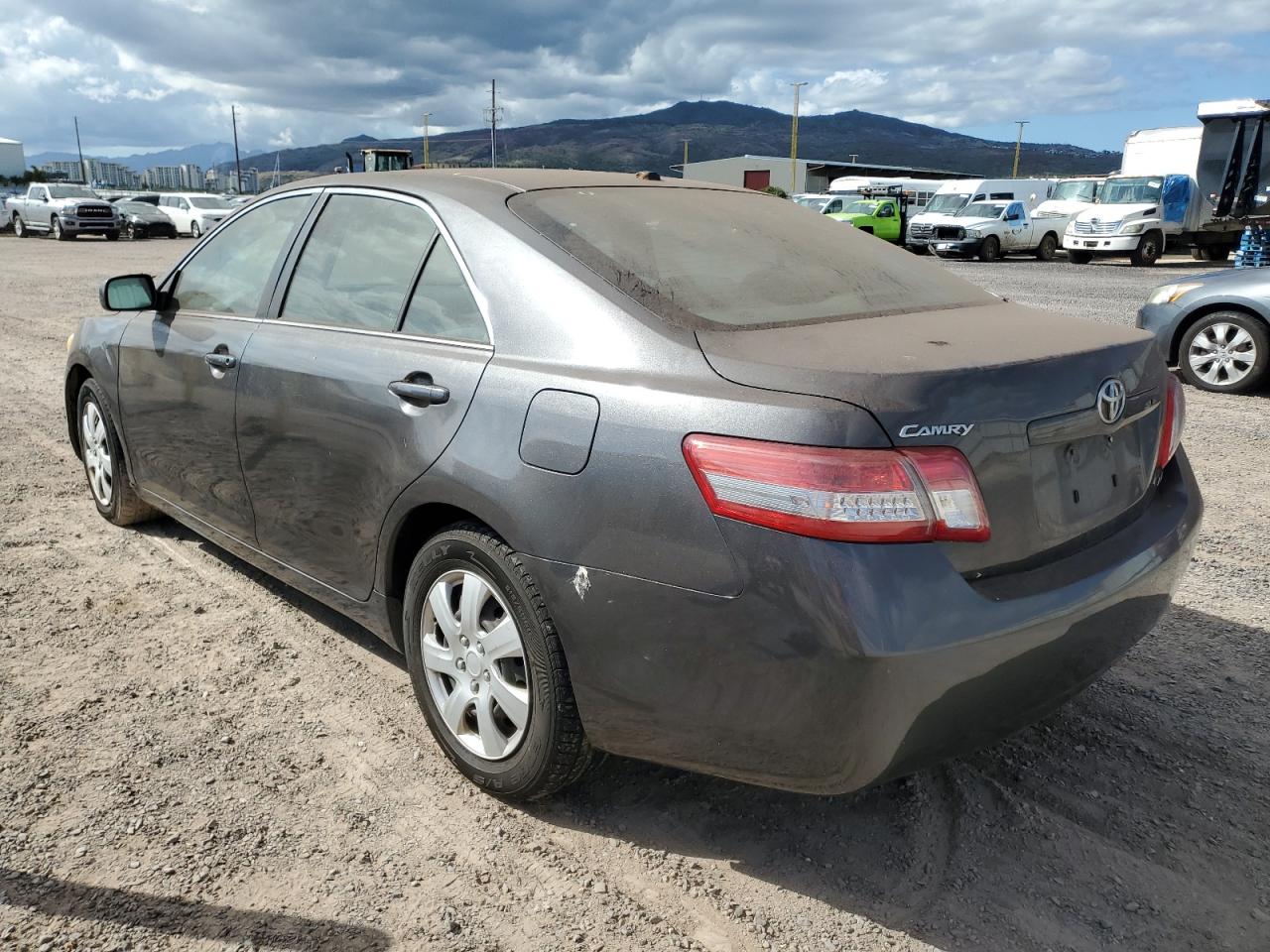 TOYOTA CAMRY BASE