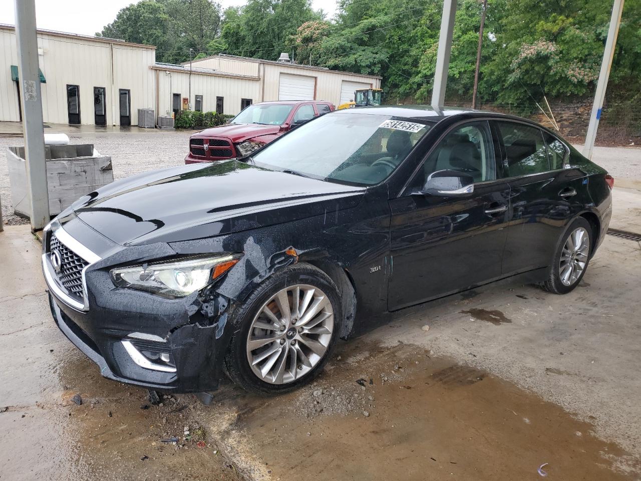 INFINITI Q50 LUXE