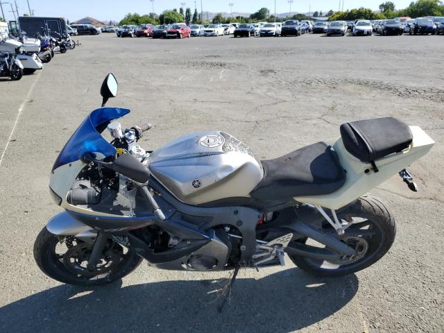 YAMAHA YZFR6 L 2003 JYARJ06EX3A000850 photo #4