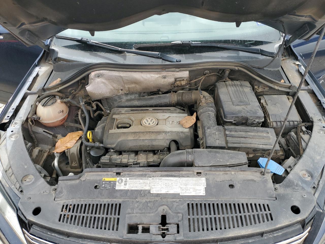 Volkswagen Tiguan s 2014