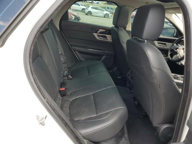 2018 JAGUAR XF PREMIUM SAJBJ4FX2JCY69329