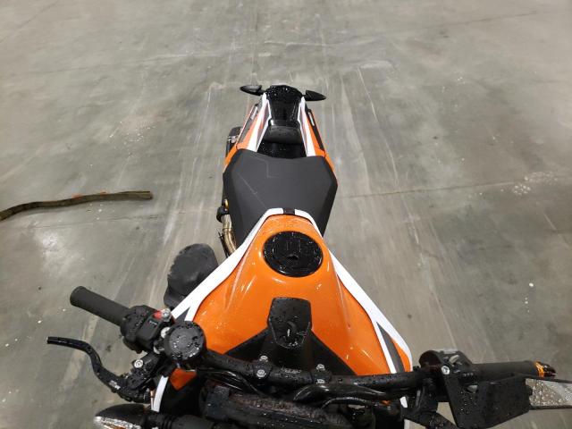 2021 KTM 890 DUKE R VBKTU9406MM811380