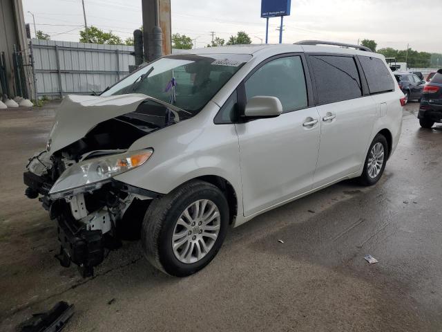 TOYOTA SIENNA XLE