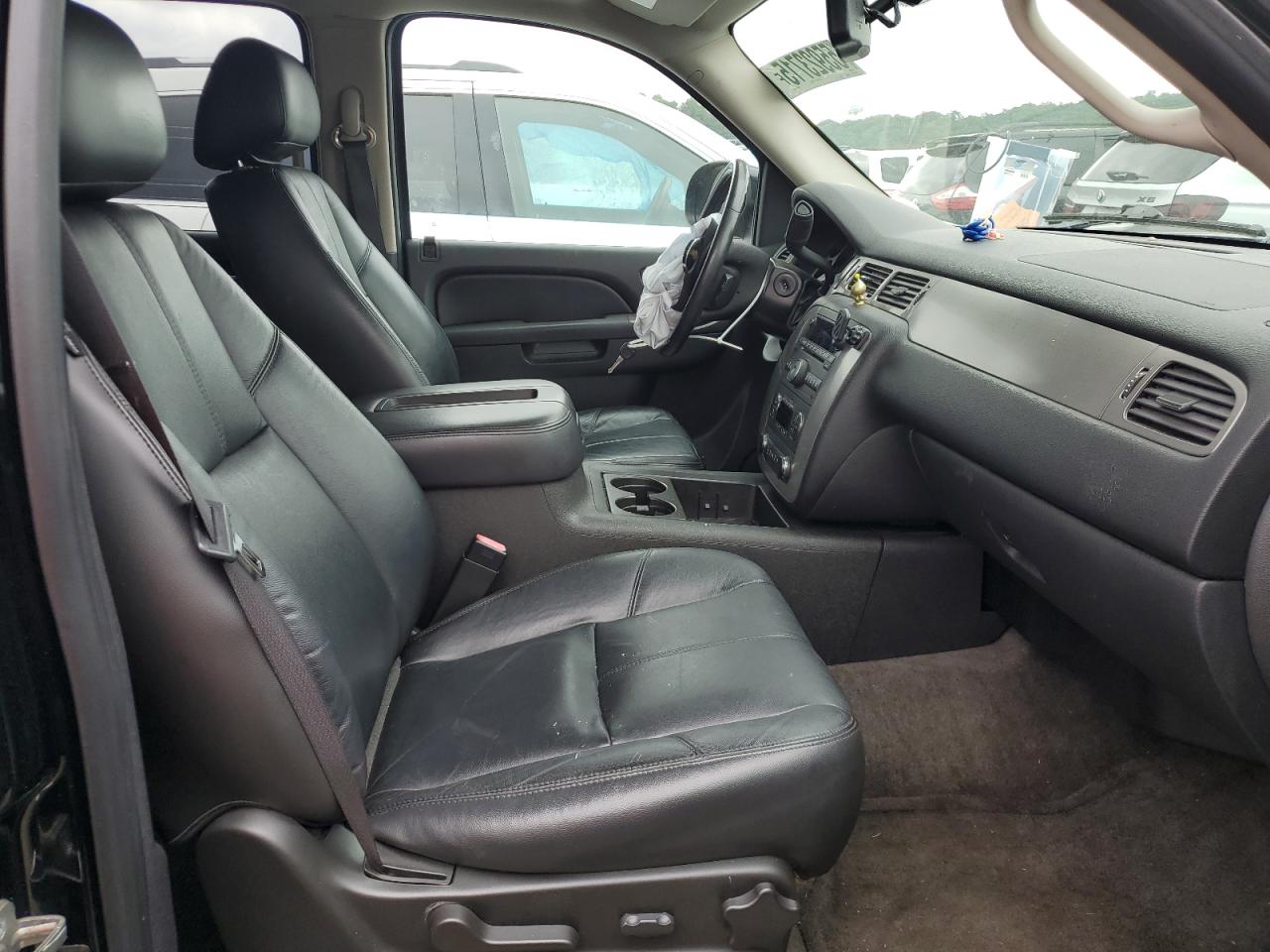 CHEVROLET TAHOE K1500 LT