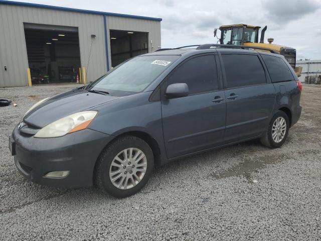 TOYOTA SIENNA XLE