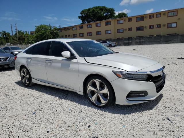 2018 HONDA ACCORD TOU 1HGCV1F98JA009097