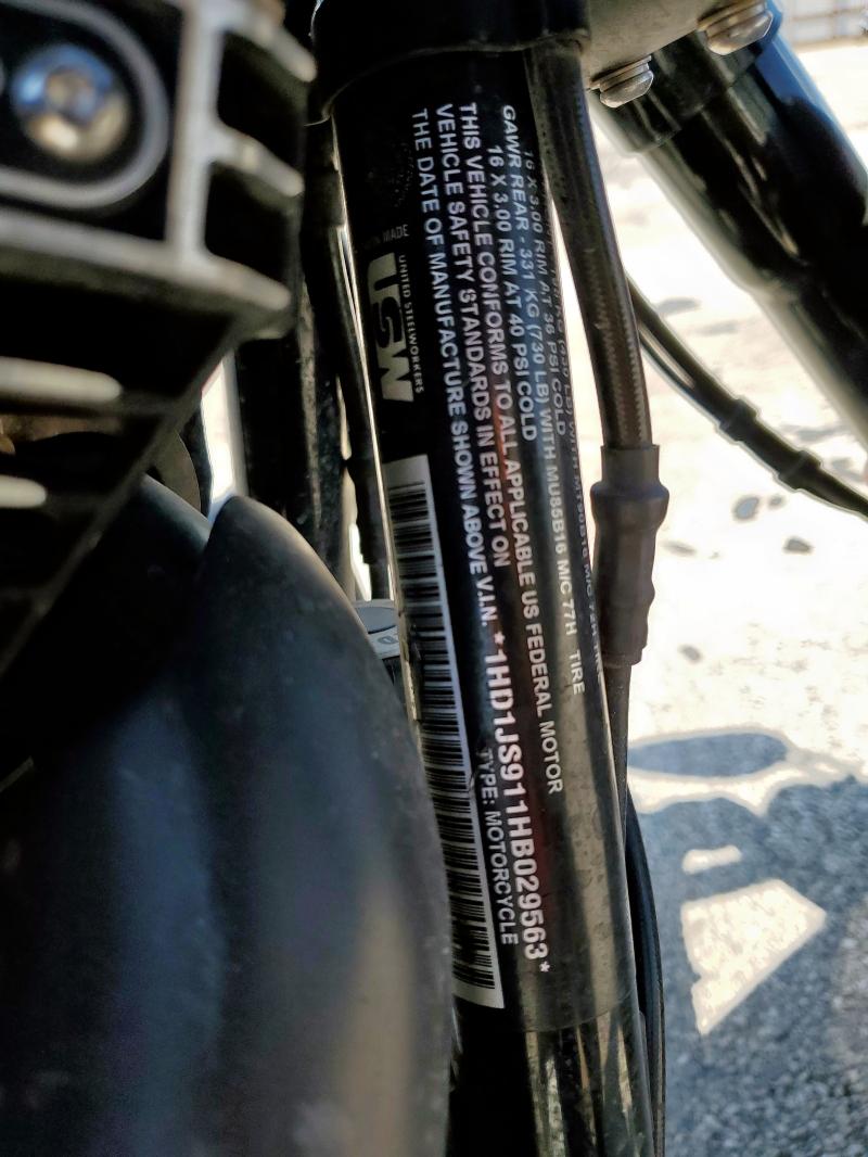 2017 HARLEY-DAVIDSON FLSS 1HD1JS911HB029563