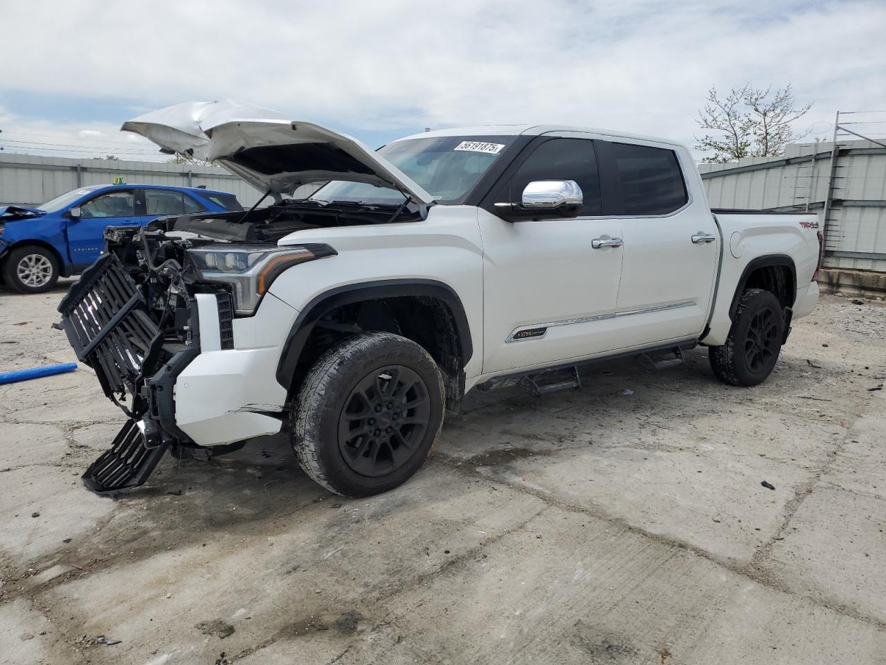TOYOTA TUNDRA CREWMAX PLATINUM