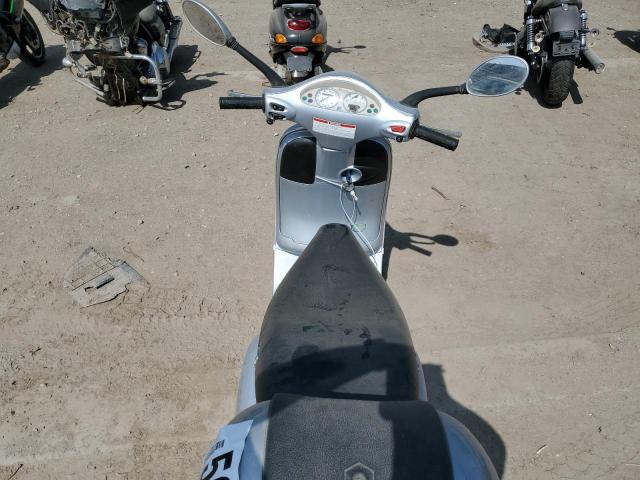 2005 VESPA M198F ZAPM198FX55012290