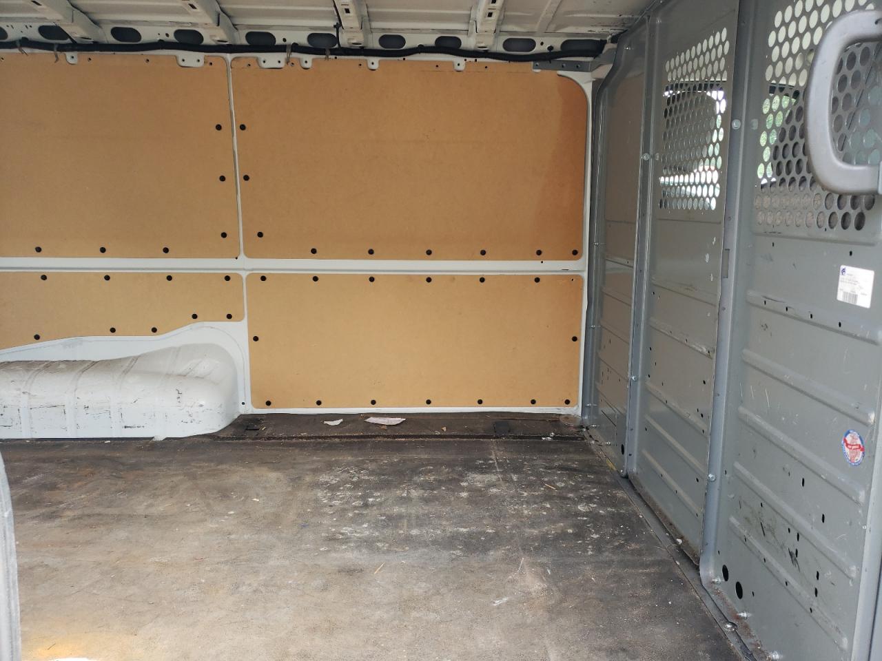 NISSAN NV2500 2500 S