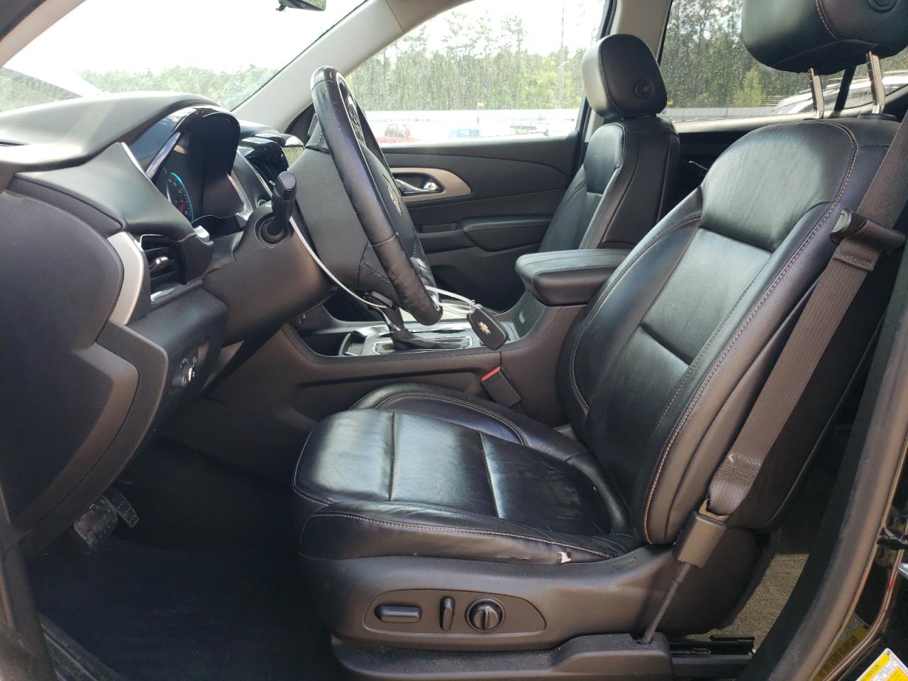 CHEVROLET TRAVERSE LT