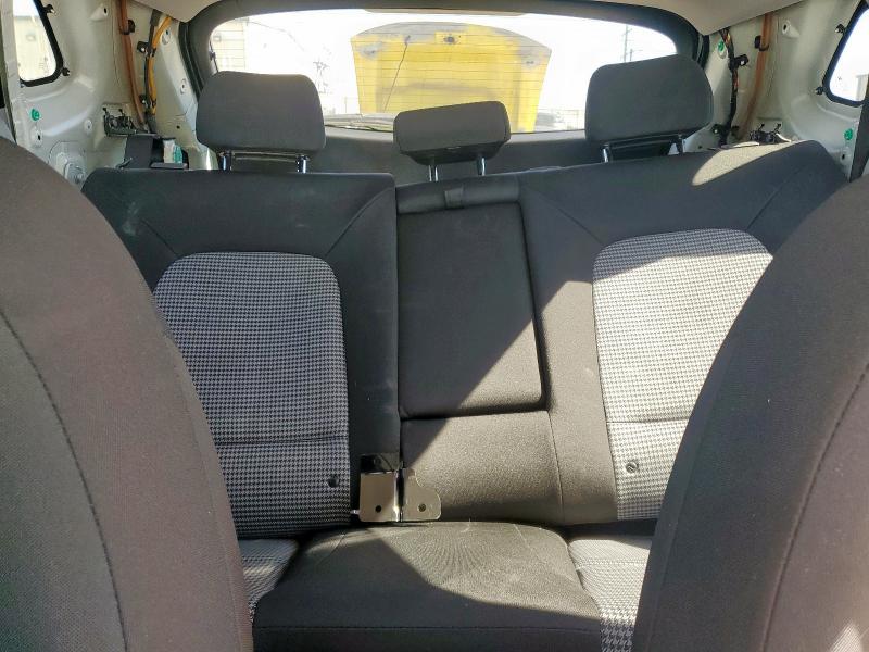2019 HYUNDAI KONA SEL - KM8K62AA0KU371709