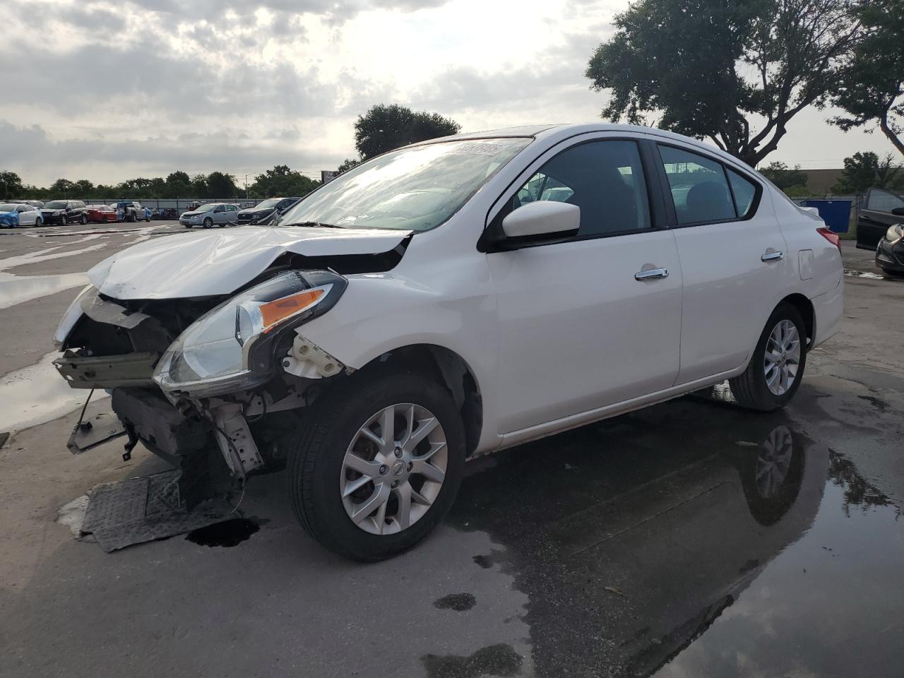 NISSAN VERSA S