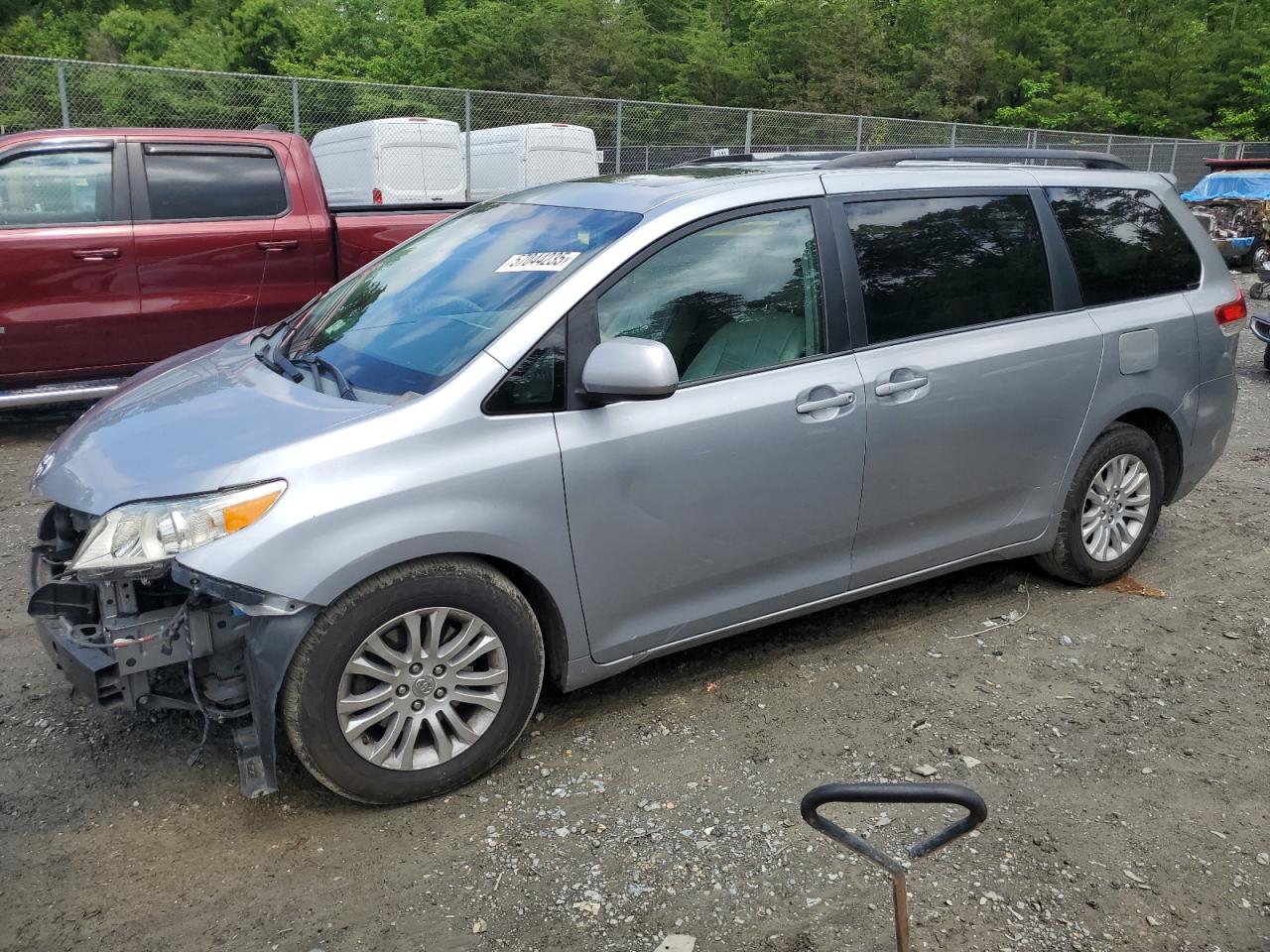 TOYOTA SIENNA XLE