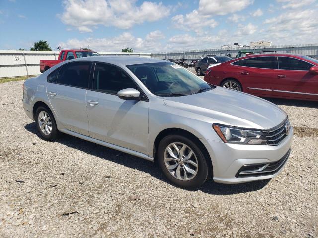Vin: 1vwaa7a35jc015464, lot: 57261855, volkswagen passat s 20184