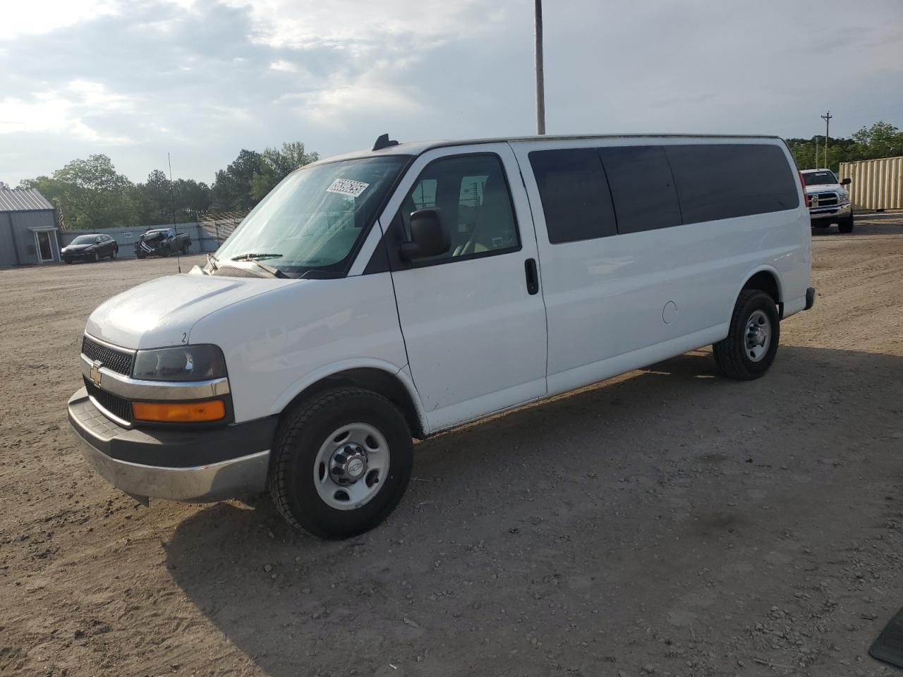 CHEVROLET EXPRESS LT