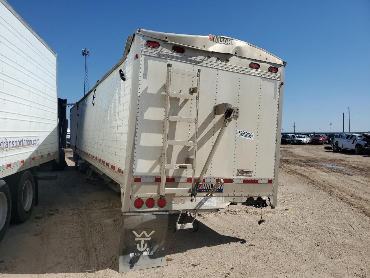 Lot #3202495708 2018 WILX HOPPER