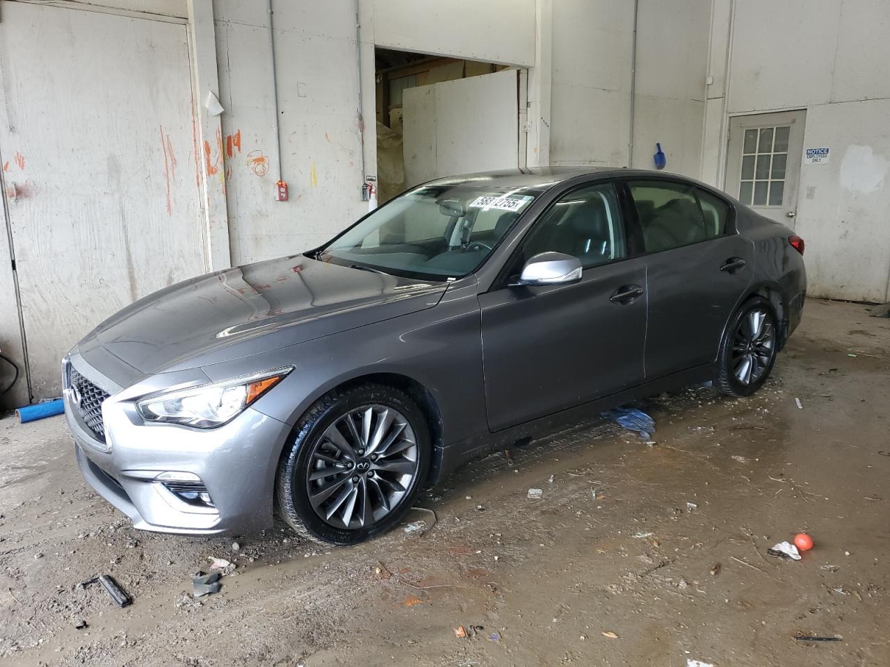 INFINITI Q50 LUXE