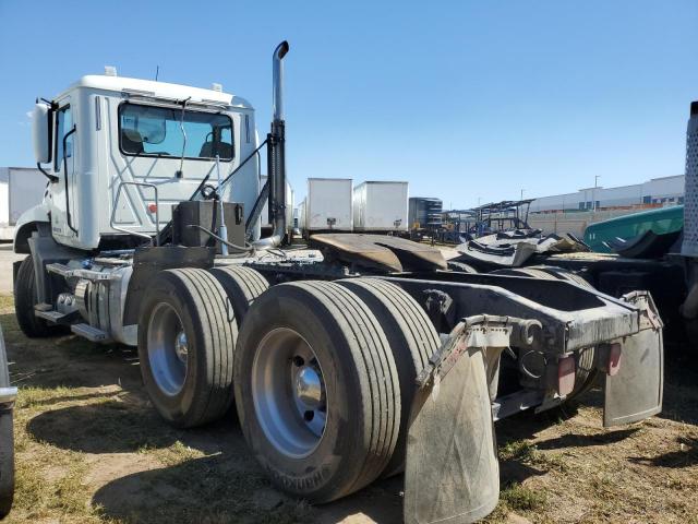 MACK 600 CXU600 2013 white tractor diesel 1M1AW07Y1DM034641 photo #4
