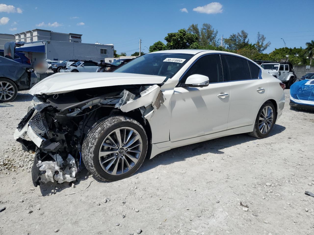 INFINITI Q50 LUXE