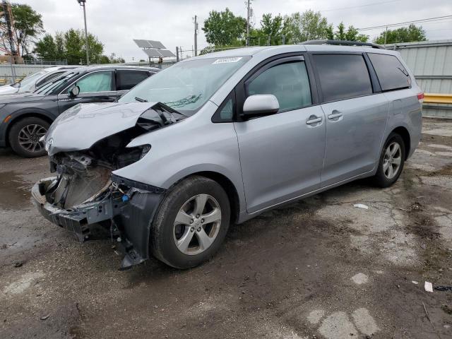 TOYOTA SIENNA LE