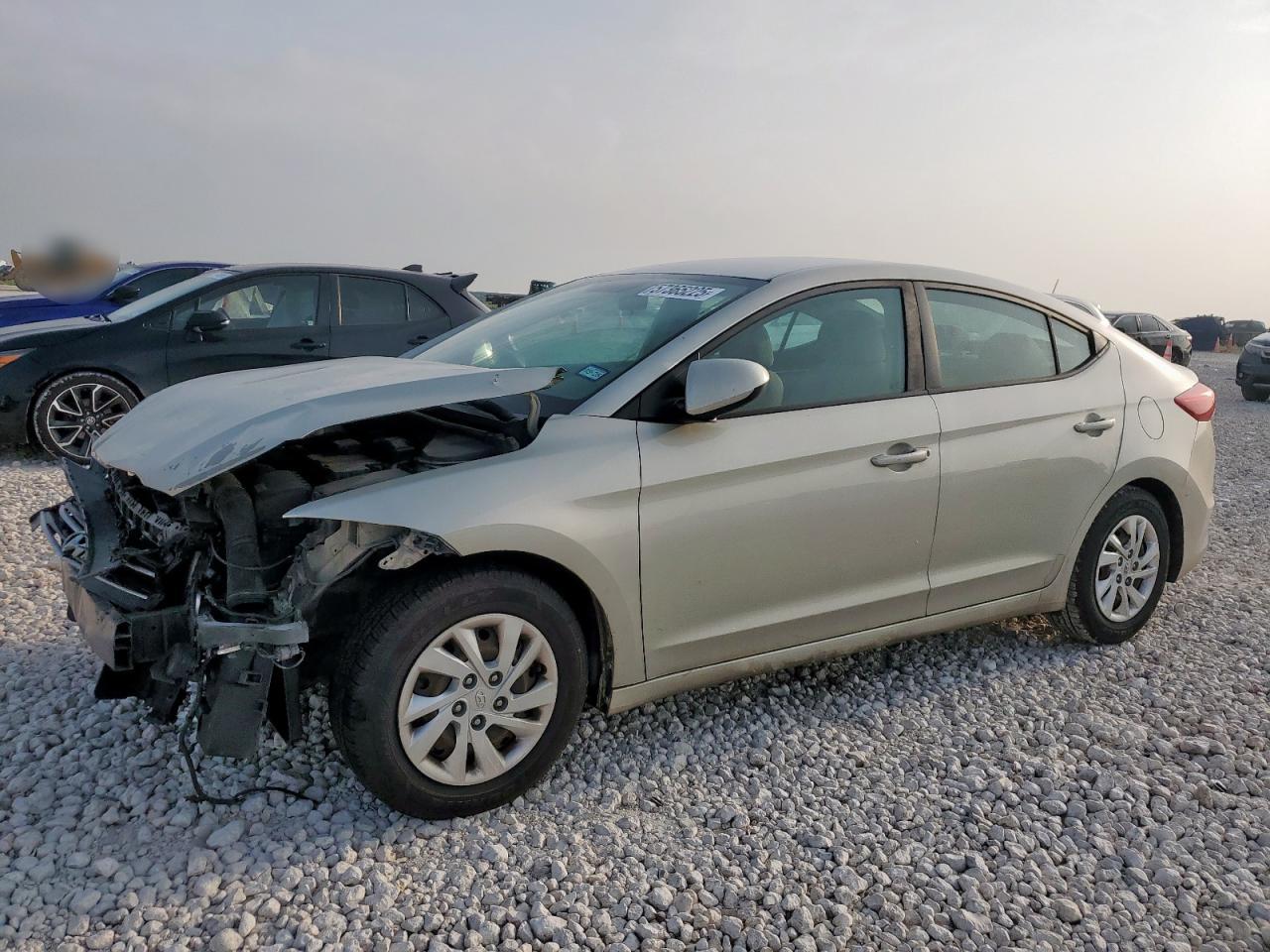 HYUNDAI ELANTRA SE