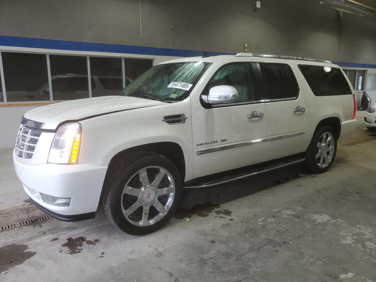 CADILLAC ESCALADE ESV LUXURY