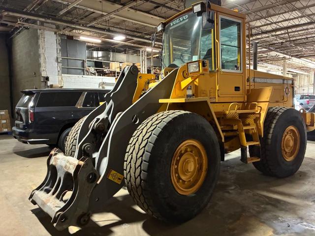VOLVO L90D 2001 yellow   L90DV64638 photo #3