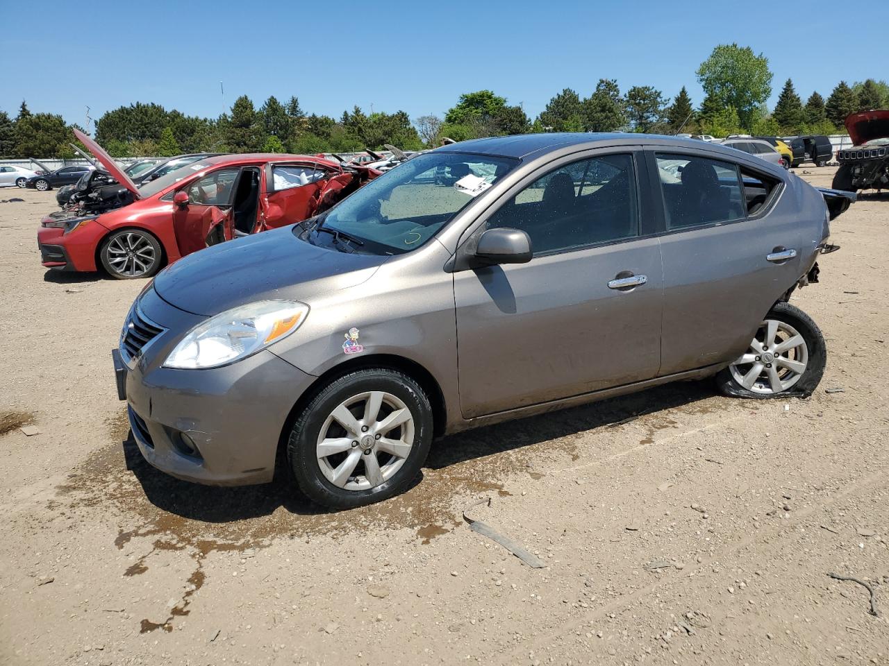 NISSAN VERSA S
