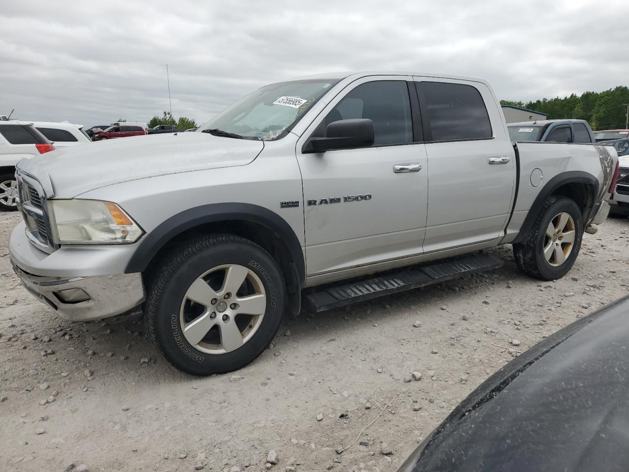 DODGE RAM 1500 SLT