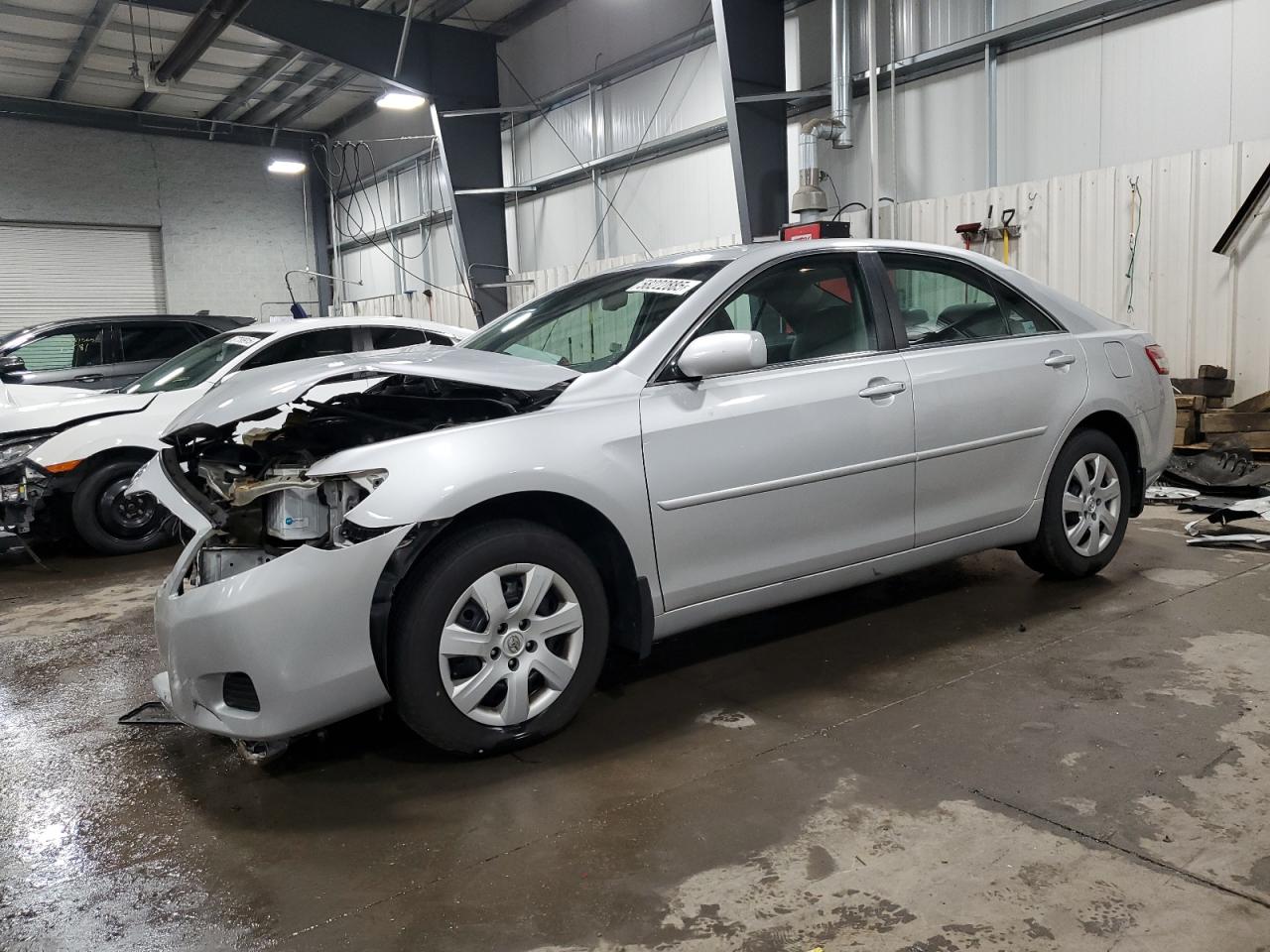 TOYOTA CAMRY BASE