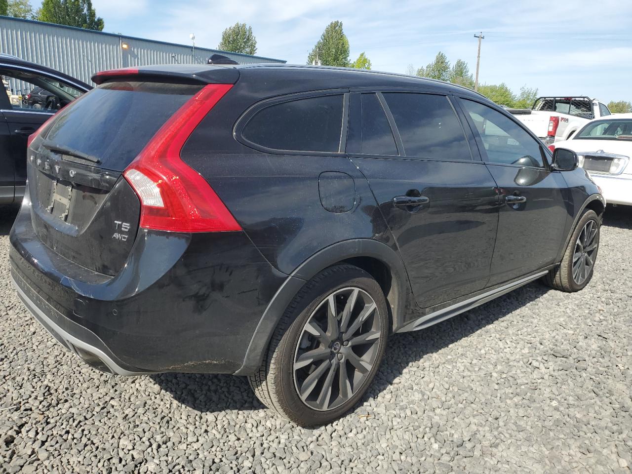 VOLVO V60 PREMIER