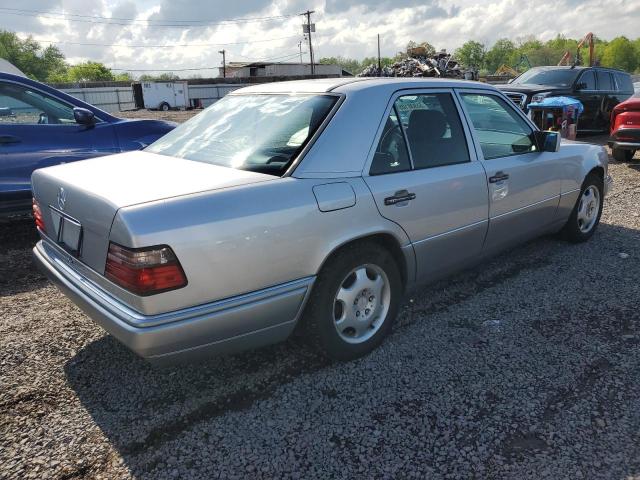 Vin: wdbea32e1sc228604, lot: 55938105, mercedes-benz e-class 320 base 19953