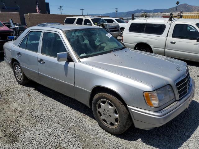 Vin: wdbea32e7rc050885, lot: 56667795, mercedes-benz e-class 320 19944