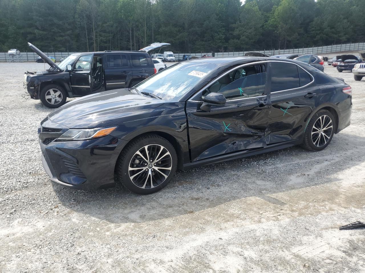 TOYOTA CAMRY SE